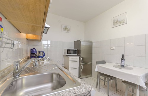 Meterize Apartment | Apartments Maestral Suites (87441-A2) - Sibenik