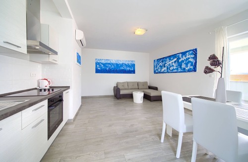 Salatic Apartment | Apartments Mali Nono