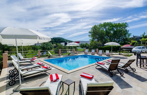 Srebreno Apartment | Apartments Mali Paradiso - One Bedroom Apartment with Terrace and Pool View