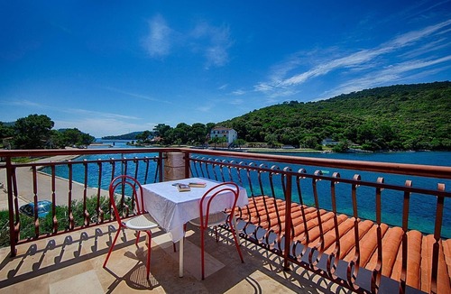 Pasadur Apartment | Apartments Malo Lago - One-Bedroom Apartment with Balcony and Sea View - 2nd floor (Apartment 6)