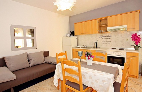 Supetar Apartment | Apartments Mara, (12240), Supetar, hr