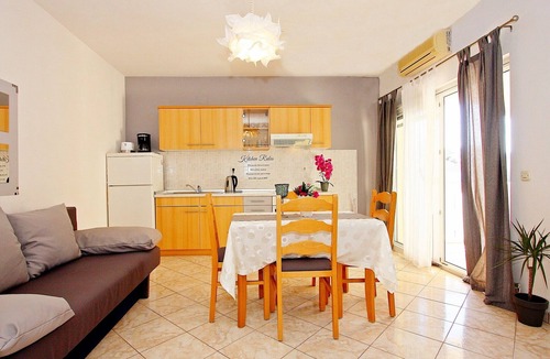 Supetar Apartment | Apartments Mara, (12240), Supetar, hr