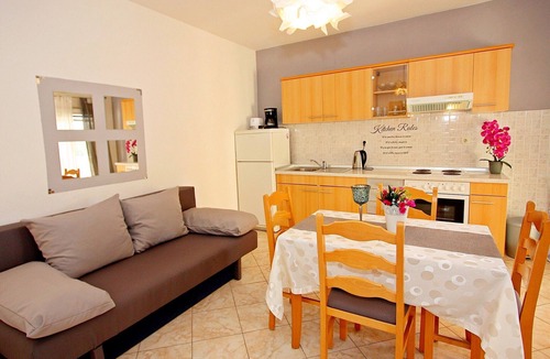 Supetar Apartment | Apartments Mara, (12240), Supetar, hr