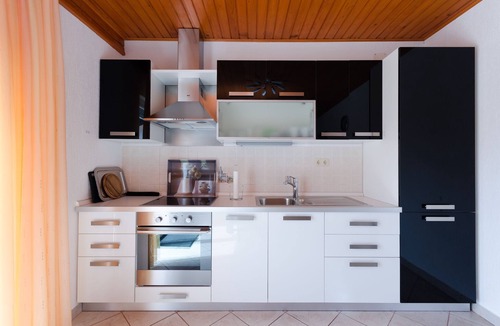 Povile Apartment | Apartments Maravera (86451-A4) - Povile