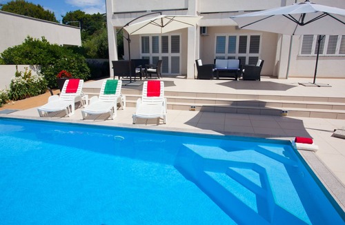 Banjol Apartment | Apartments Marija, (12886), Banjol, hr