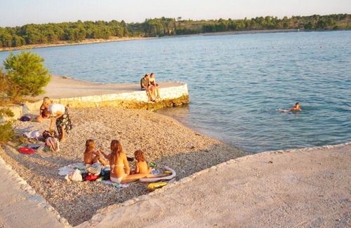 Cove Makarac (Milna) Apartment | Apartments Marija, (14899), Milna, Croatia