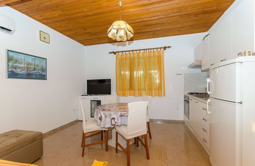 Vrpolje Apartment | Apartments Marinko (37171-A2) - Makarska