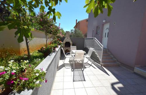 Njivice Apartment | Apartments Marjolovic