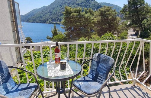 Sobra Apartment | Apartments Maruška - Studio Apartment with Balcony and Sea View