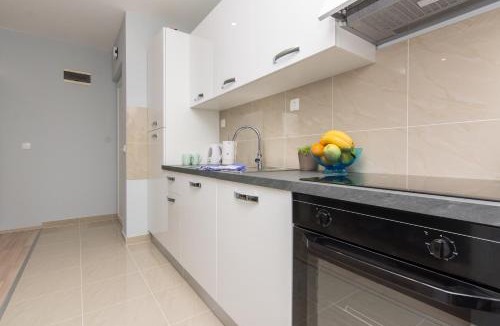 Turanj Apartment | Apartments Mate