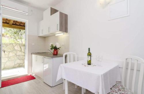 Kobas Apartment | Apartments Matu ko Mljet - One Bedroom Apartment with Balcony and Sea View
