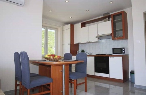 Zvekovica Apartment | Apartments Mi&Ni - One Bedroom Apartment with Balcony and Sea View
