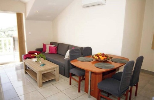 Zvekovica Apartment | Apartments Mi&Ni - One Bedroom Apartment with Balcony and Sea View