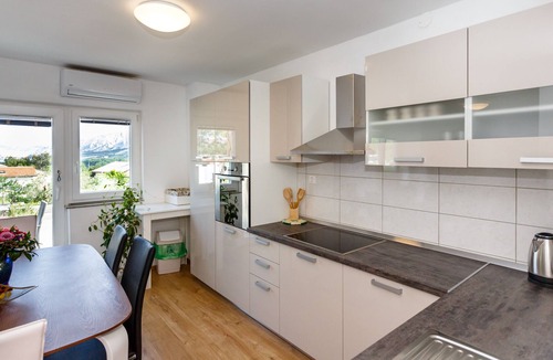 Draga Bascanska Apartment | Apartments Mihaela-Four star Apartment for 4 With Sea View And Swimming Pool
