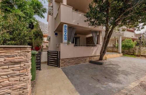 Ribarica Apartment | Apartments Mil (111871-A1) - Karlobag