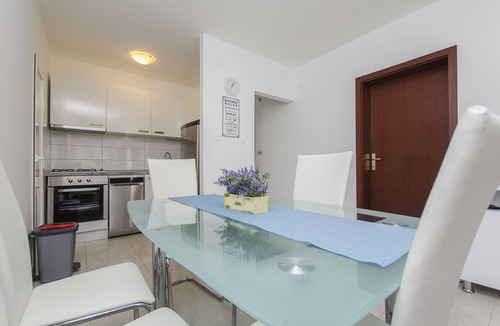 Podglavica Apartment | Apartments Milan (13571-A1) - Rogoznica