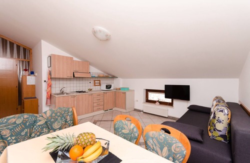 Tulisevica Apartment | Apartments Milan (24071-A2) - Medveja