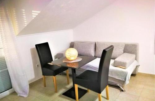 Gornji Karin Apartment | Apartments Milic - Studio Apartment with Sea View 4 - 2