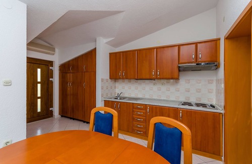 Seget Vranjica Apartment | Apartments Milivoj (34421-A3) - Seget Vranjica