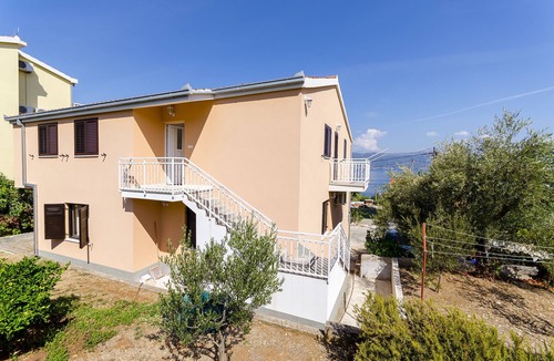 Slatine Apartment | Apartments Milka (27741-A3) - Slatine (Ciovo)