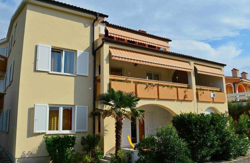 Punat Apartment | Apartments Mira, (15266), Punat, hr