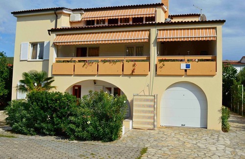 Punat Apartment | Apartments Mira, (15266), Punat, hr