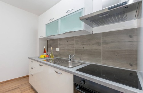 Ruskamen Apartment | Apartments Mirko (57381-A2) - Lokva Rogoznica