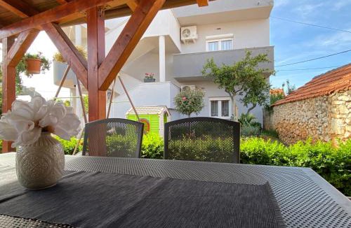 Sukosan Apartment | Apartments Nada