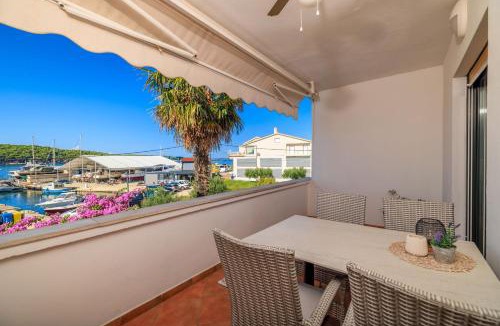 Barbat na Rabu Apartment | Apartments Near the sea Barbat