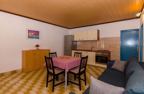 Pokrivenik Apartment | Apartments Nedeljko (34121-A1) - Gdinj - island Hvar