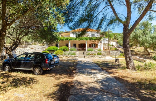 Pokrivenik Apartment | Apartments Nedeljko (34121-A1) - Gdinj - island Hvar