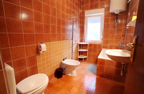 Mastrinka Apartment | Apartments Nena (57331-A2) - Zedno (Ciovo)