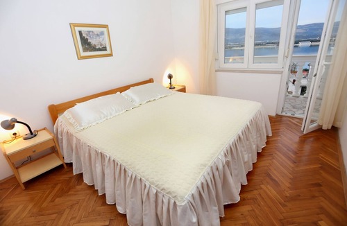 Mastrinka Apartment | Apartments Nena (57331-A2) - Zedno (Ciovo)