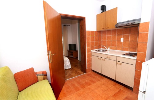 Mastrinka Apartment | Apartments Nena (57331-A3) - Zedno (Ciovo)