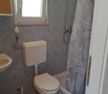 Cove Tri Zala (Zrnovo) Apartment | Apartments Neno