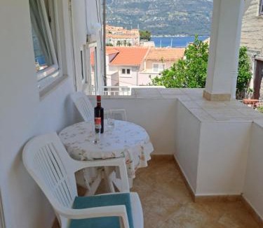 Cove Tri Zala (Zrnovo) Apartment | Apartments Neno