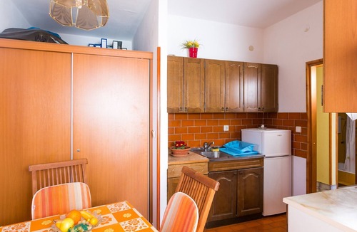 Lozica Apartment | Apartments Neve - Two-Bedroom Apartment with Balcony and Sea View