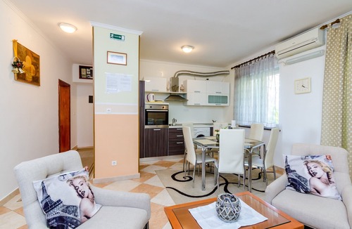 Gornji Kono Apartment | Apartments Nicol - Two-Bedroom Apartment with Terrace and Sea View