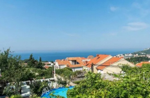 Gornji Kono Apartment | Apartments Nicol - Two-Bedroom Apartment with Balcony and Sea View