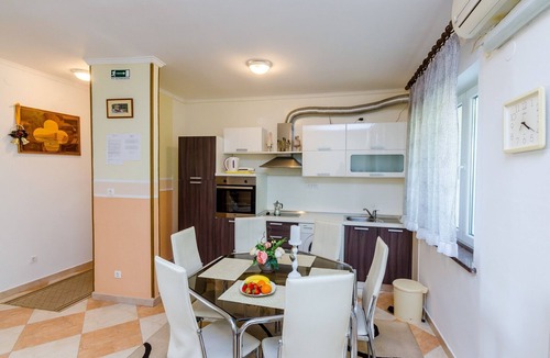 Gornji Kono Apartment | Apartments Nicol - Two-Bedroom Apartment with Terrace and Sea View