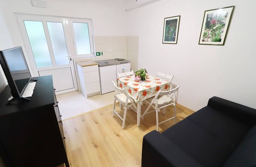 Polace Apartment | Apartments Nodilo
