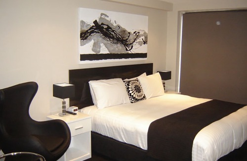 North Melbourne Hotel | Apartments on Chapman