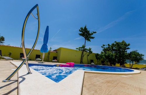 Okrug Gornji Apartment | Apartments Petra