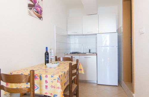 Gdinj Apartment | Apartments Robinzon Petar (41691-A1) - Gdinj - island Hvar