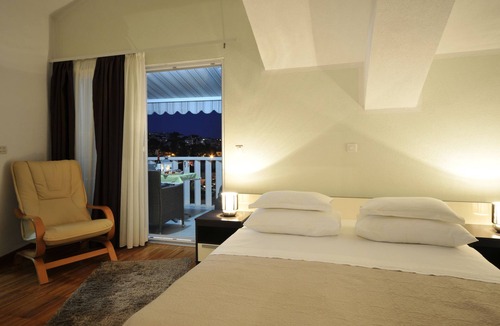Trogir Hotel | Apartments & Rooms Villa Maslina