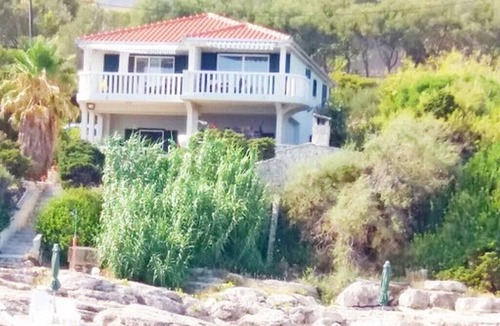 Milna Apartment | Apartments Ružica, (12860), Vis, hr