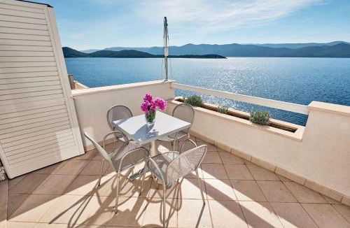 Komarna Apartment | Apartments Sea front