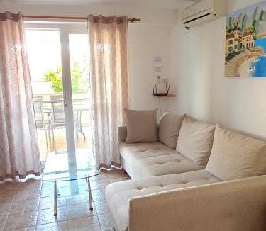 Milna Apartment | Apartments Selleng