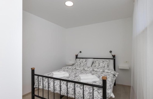 Mokosica Apartment | apartments siblings - premium two bedroom apartment with terrace and garden v...