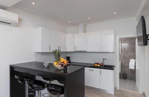 Mokosica Apartment | apartments siblings - premium two bedroom apartment with terrace and garden v...